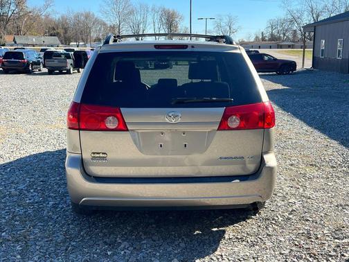 2009 Toyota Sienna LE