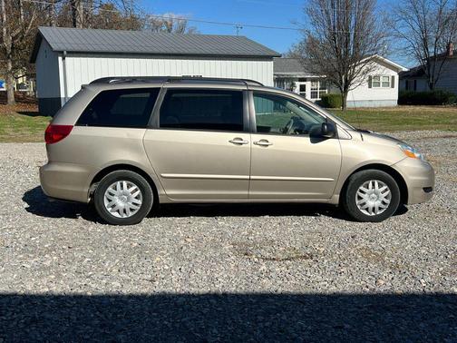 2009 Toyota Sienna LE