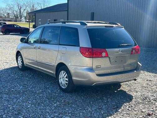 2009 Toyota Sienna LE