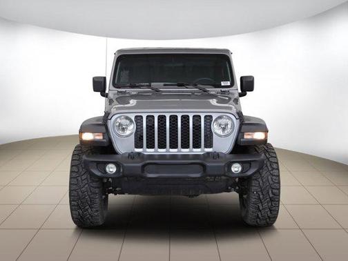 Photo 2 of 25 of 2020 Jeep Gladiator Sport