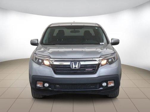 Photo 3 of 27 of 2019 Honda Ridgeline Sport