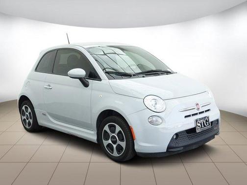 Photo 4 of 27 of 2017 FIAT 500e Battery Electric