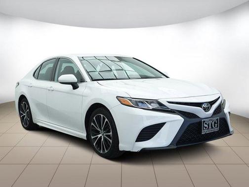 Photo 4 of 27 of 2020 Toyota Camry SE
