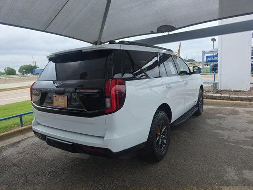 Oxford White 2025 Ford Expedition Tremor