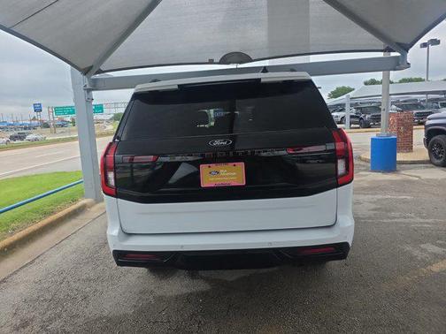 Oxford White 2025 Ford Expedition Tremor