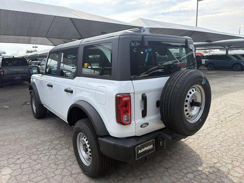 Oxford White 2026 Ford Bronco Base 4 Door 4x4