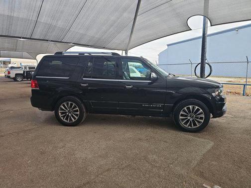 2015 Lincoln Navigator Base