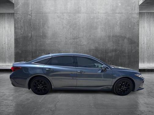 2022 Toyota Avalon XLE