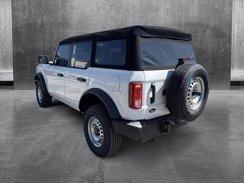 2025 Ford Bronco Base 4 Door 4x4