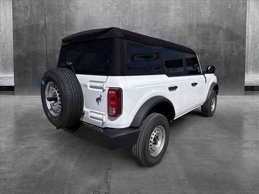 2025 Ford Bronco Base 4 Door 4x4