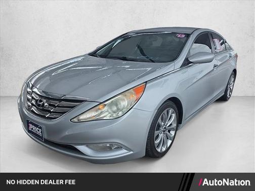 Radiant Silver 2013 Hyundai SONATA SE
