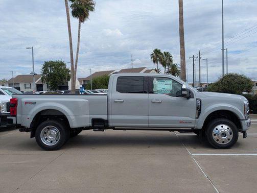 2026 Ford F-450 Platinum
