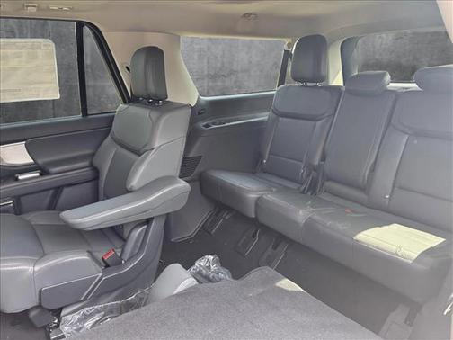 2025 Ford Expedition Max Active 4x2