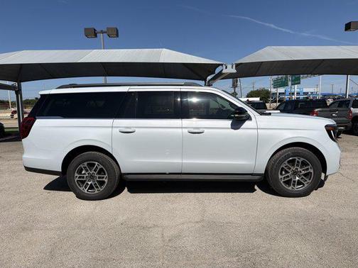 Space Silver Metallic 2026 Ford Expedition Max Active 4x2