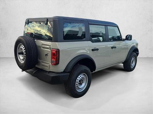 2025 Ford Bronco Base 4 Door 4x4