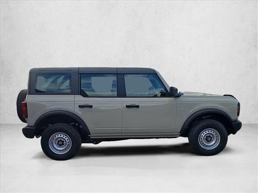 2025 Ford Bronco Base 4 Door 4x4