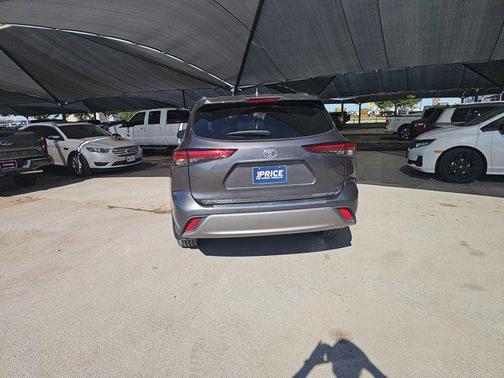 2023 Toyota Highlander Platinum