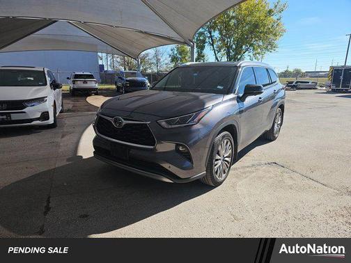 2023 Toyota Highlander Platinum