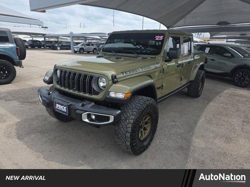 41 2025 Jeep Gladiator Texas Trail