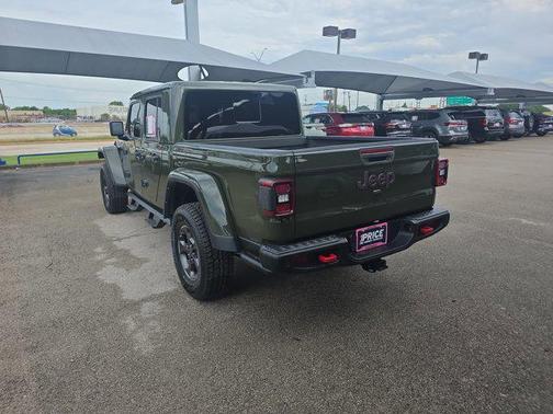 Sarge Green Clearcoat 2022 Jeep Gladiator Rubicon