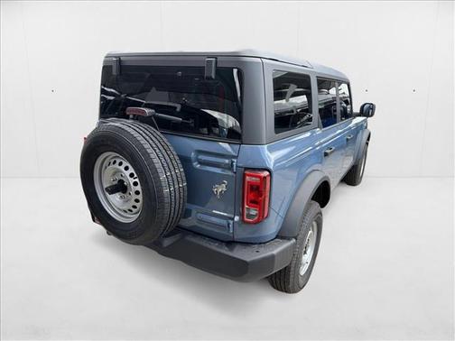2025 Ford Bronco Base 4 Door 4x4