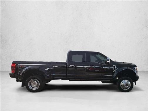 2022 Ford F-450 Platinum