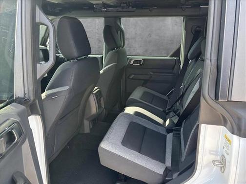 2025 Ford Bronco Base 4 Door 4x4