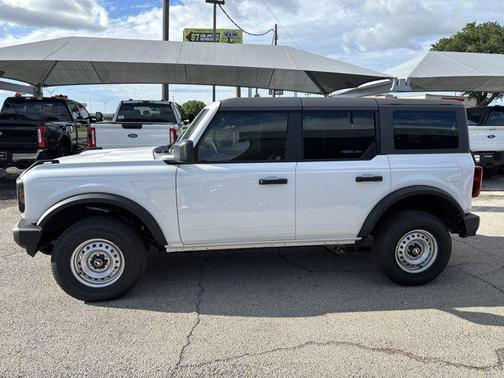 2025 Ford Bronco Base 4 Door 4x4