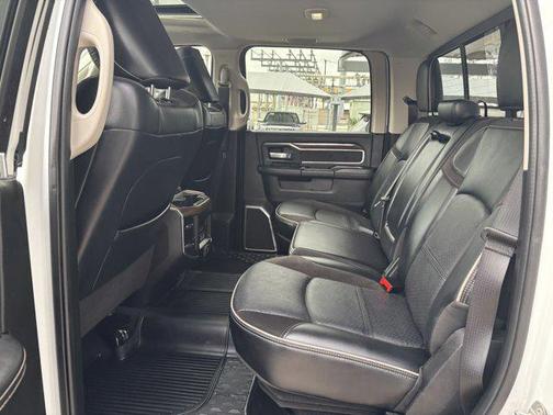 2023 RAM 3500 Laramie Crew Cab 4x4 8' Box