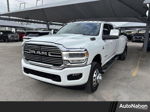 2023 RAM 3500 Laramie Crew Cab 4x4 8' Box