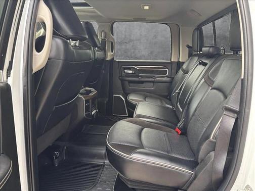 2023 RAM 3500 Laramie Crew Cab 4x4 8' Box