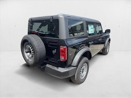 2025 Ford Bronco Base 4 Door 4x4