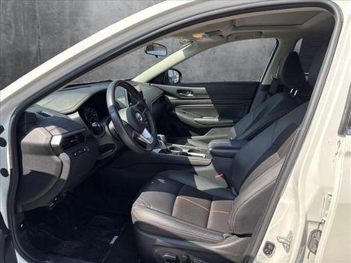 2022 Nissan Altima SR FWD