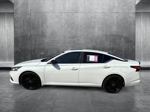 2022 Nissan Altima SR FWD