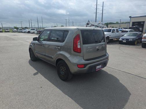Titanium Pearl Metallic 2013 Kia Soul Base