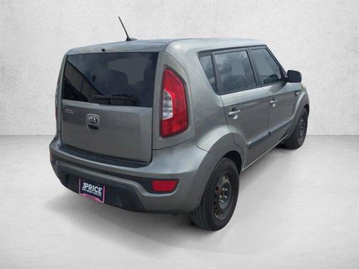 Titanium Pearl Metallic 2013 Kia Soul Base