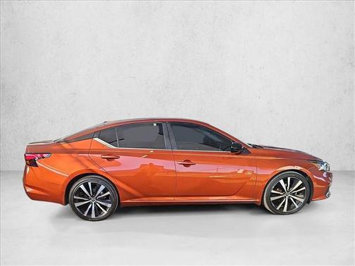 2021 Nissan Altima SR FWD