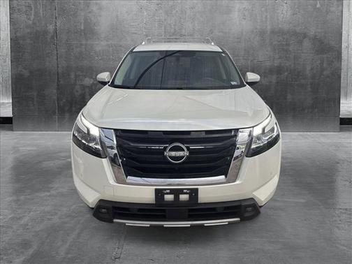 2023 Nissan Pathfinder SL 4WD