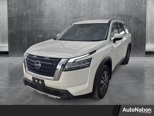 2023 Nissan Pathfinder SL 4WD