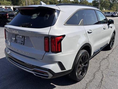 2022 Kia Sorento SX
