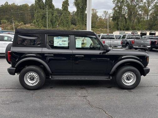 2025 Ford Bronco Base