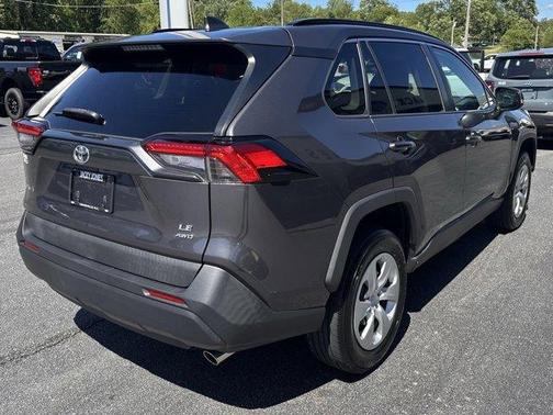 2020 Toyota RAV4 LE