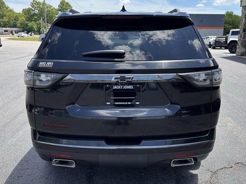 Mosaic Black Metallic 2021 Chevrolet Traverse Premier