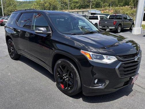 Mosaic Black Metallic 2021 Chevrolet Traverse Premier