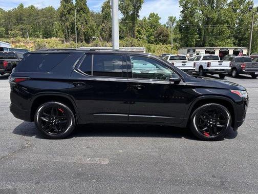 Mosaic Black Metallic 2021 Chevrolet Traverse Premier