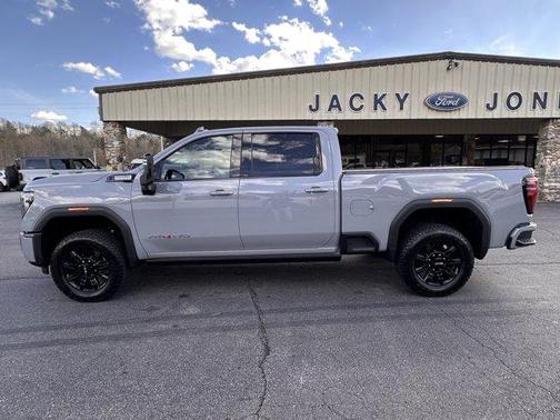 2025 GMC Sierra 2500 AT4
