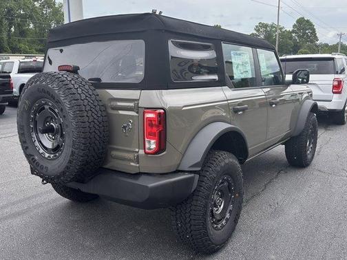 2025 Ford Bronco Base