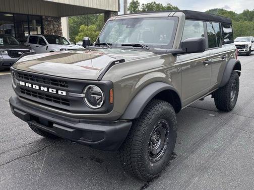 2025 Ford Bronco Base