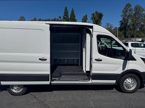 2024 Ford Transit-250 148 WB Medium Roof Cargo