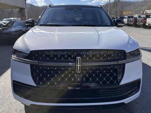 2025 Lincoln Navigator L Black Label